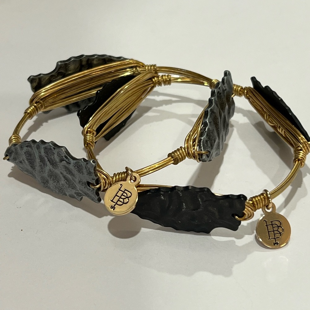Women bracelet. 2. Grey & black arrow